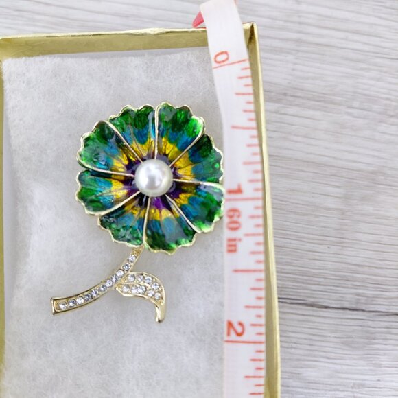 Round  Rhinestone Flower Brooch - Picture 3 of 4